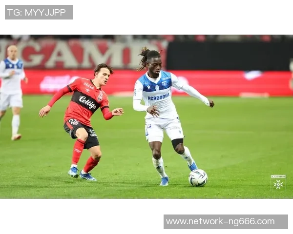 圣菲联合迎战老虎竞技争夺联赛关键三分的激烈对决